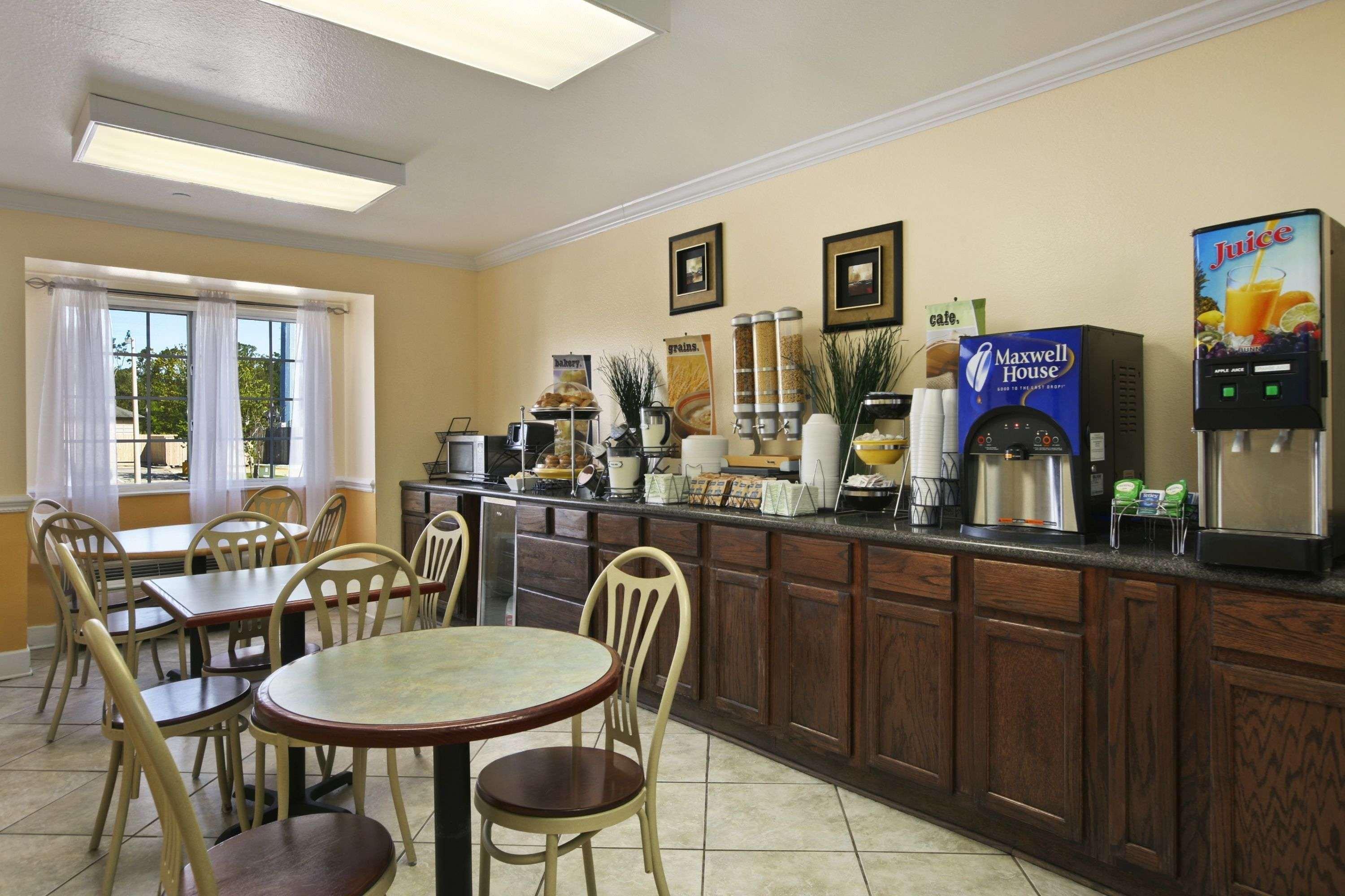 Microtel Inn & Suites Батон-Руж Экстерьер фото