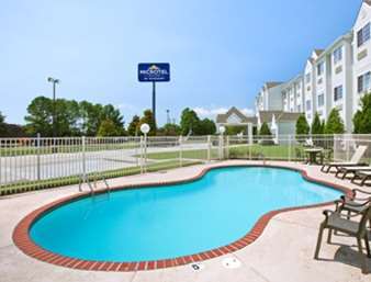 Microtel Inn & Suites Батон-Руж Удобства фото